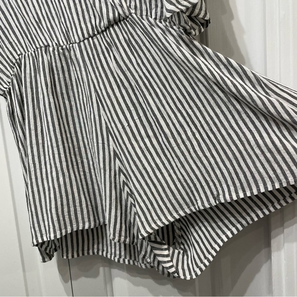 Elan Striped Romper - Picture 7 of 11